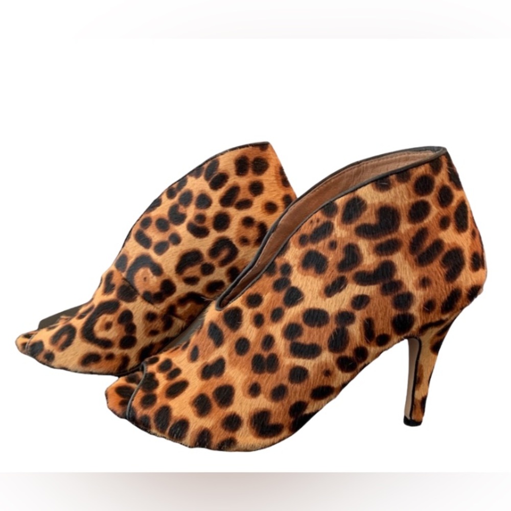 Halogen leopard print booties